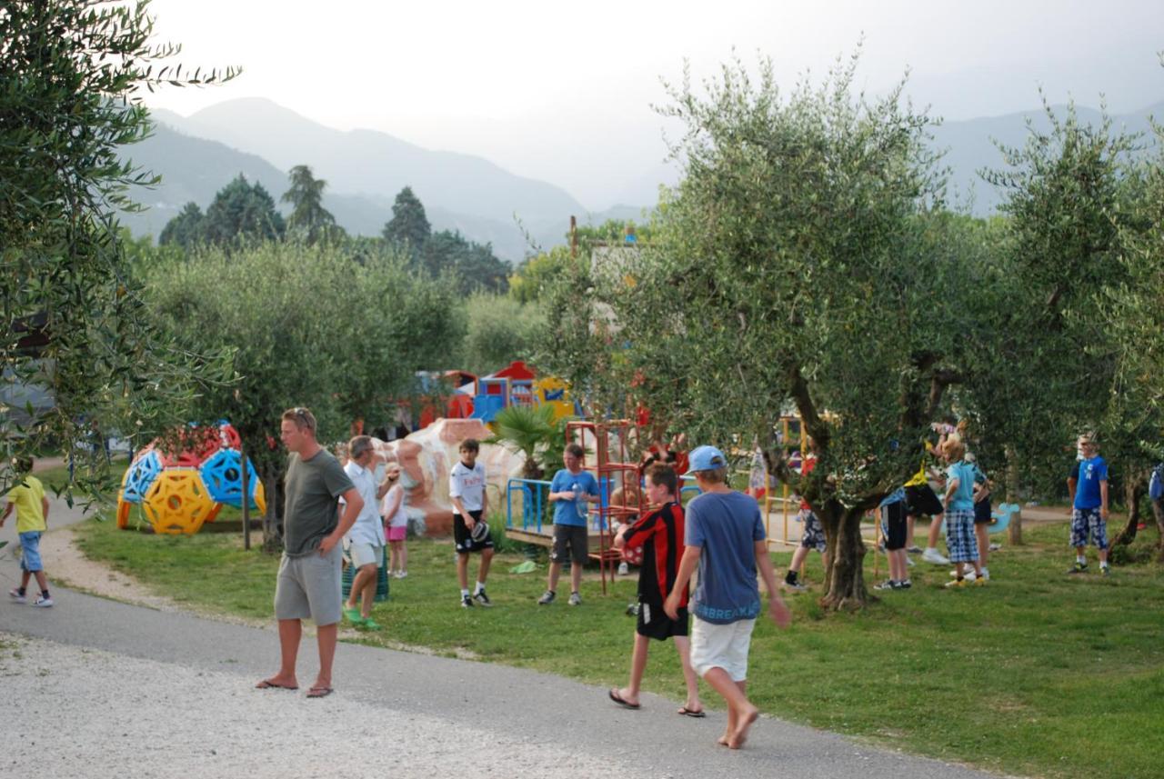Happy Camp mobile homes in Villaggio Turistico Internazionale Eden San Felice del Benaco Esterno foto